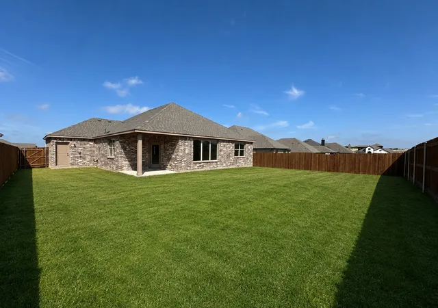 Photo 3 of Single family home for sale at 709 Bass Lake Ln, Cleburne, TX 76033 | MLS# 21083407 | Listing updated on 2026-08-22