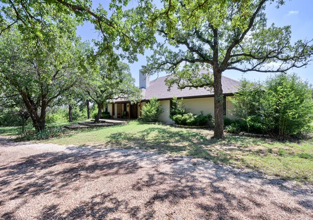 Homes for sale in Hamilton, TX | 725 County Road 300, Hamilton, TX 76531 | MLS# 21083742