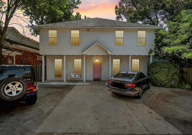Photo 1 of Multi family home for sale at 1915 S 7th St, Waco, TX 76706 | MLS# 21083095 | Listing updated on 2026-08-22