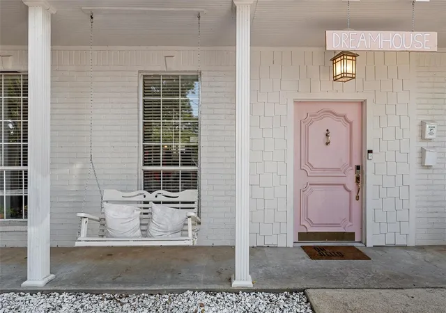 Photo 2 of Multi family home for sale at 1915 S 7th St, Waco, TX 76706 | MLS# 21083095 | Listing updated on 2026-08-22