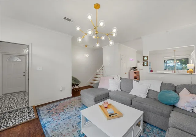 Photo 3 of House for sale at 1915 S 7Th St, Waco, TX 76706 | MLS# 21083095 | Listing updated on 2026-08-22