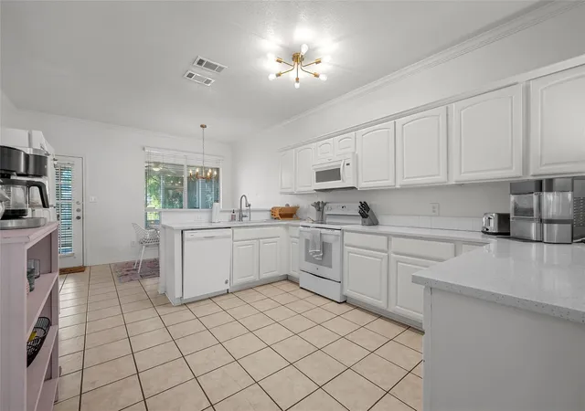 Photo 4 of House for sale at 1915 S 7Th St, Waco, TX 76706 | MLS# 21083095 | Listing updated on 2026-08-22