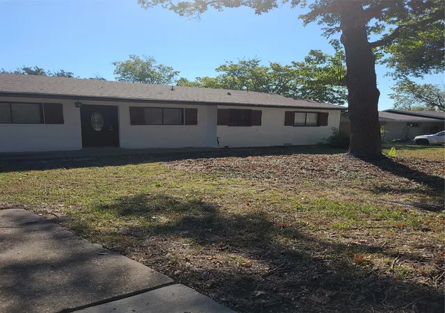 Photo 1 of Single family home for sale at 5209 Stonewall St, Greenville, TX 75402 | MLS# 21072987 | Listing updated on 2026-10-04