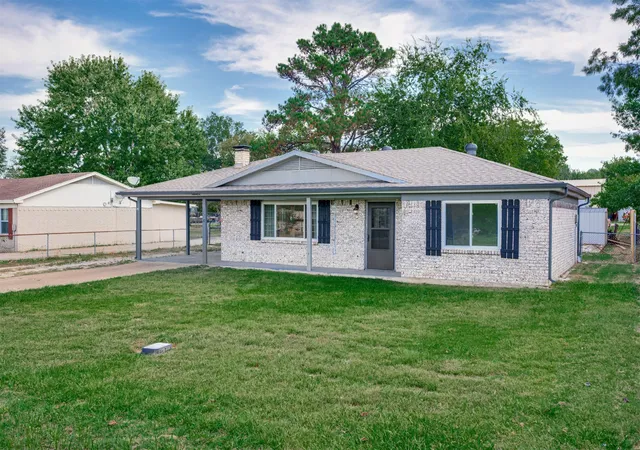 Homes for sale in Blossom, TX | 130 Wright Dr, Blossom, TX 75416 | MLS# 21082783
