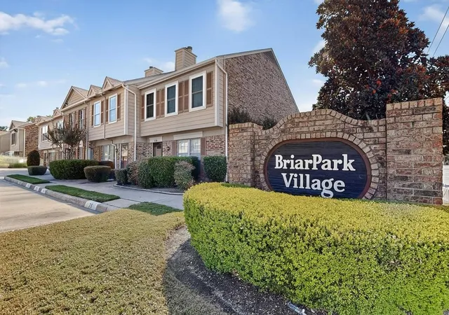 Homes for sale in Plano, TX | 2500 E Park Blvd, Plano, TX 75074