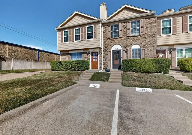 Homes for sale in Plano, TX | 2500 E Park Blvd, Plano, TX 75074