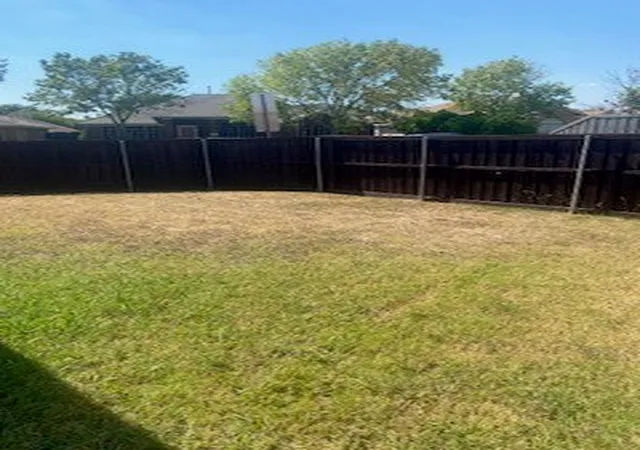 4th image of 1531 Birkenhead Ln, Lancaster, TX 75134 | MLS# 21078564