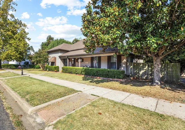 Photo 2 of Single family home for sale at 302 W Main St, Honey Grove, TX 75446 | MLS# 21084604 | Listing updated on 2026-09-02