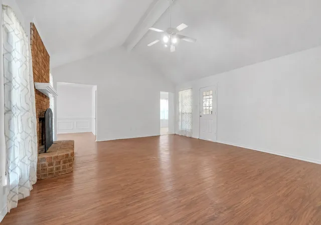 Photo 3 of Single family home for sale at 2111 Turf Club Dr, Arlington, TX 76017 | MLS# 21080888 | Listing updated on 2026-08-30