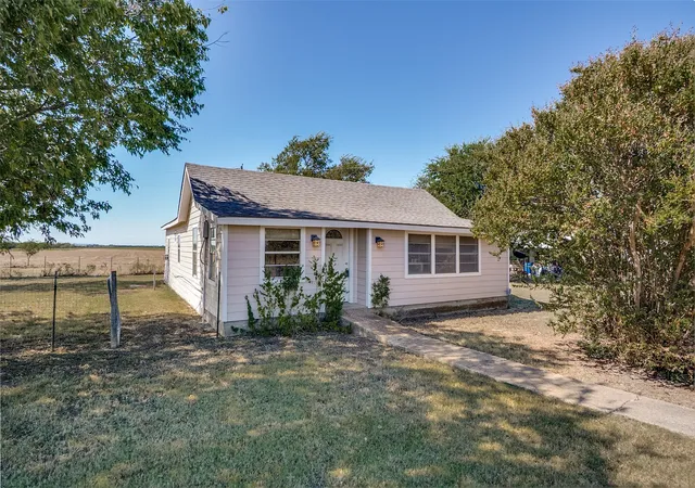 Photo 3 of House for sale at 7165 County Road 1232, Godley, TX 76044 | MLS# 21080424 | Listing updated on 2026-09-26