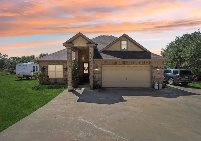 Homes for sale in Granbury, TX | 1203 Pala Dura Ct, Granbury, TX 76048 | MLS# 21084767