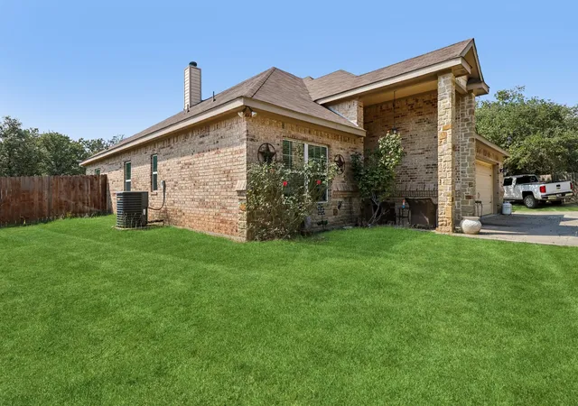 Homes for sale in Granbury, TX | 1203 Pala Dura Ct, Granbury, TX 76048 | MLS# 21084767