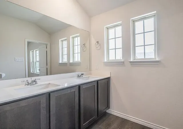 Photo 4 of Townhouse for sale at 2145 Steer Creek Pl, Mesquite, TX 75149 | MLS# 21084832 | Listing updated on 2026-09-22
