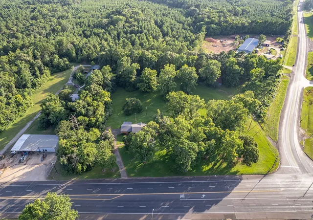 Photo 2 of Single family home for sale at 1858 S Dickinson Dr, Rusk, TX 75785 | MLS# 21085844 | Listing updated on 2026-09-29