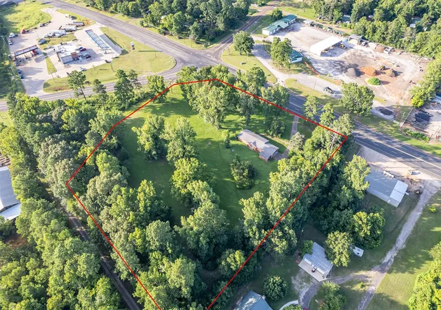 Photo 3 of Single family home for sale at 1858 S Dickinson Dr, Rusk, TX 75785 | MLS# 21085844 | Listing updated on 2026-09-29
