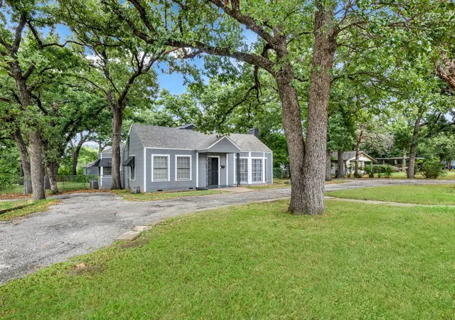 Photo 2 of Single family home for sale at 3029 Mecca, Fort Worth, TX 76119 | MLS# 21069520 | Listing updated on 2026-08-22