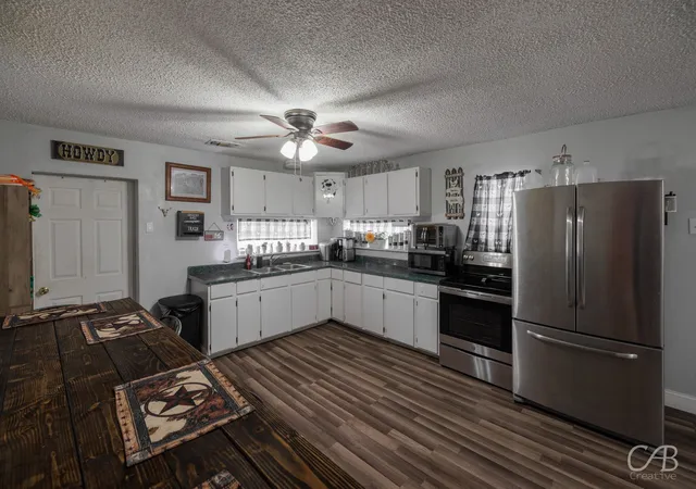 Homes for sale in Clyde, TX | 609 N 4th St W, Clyde, TX 79510 | MLS# 21085885