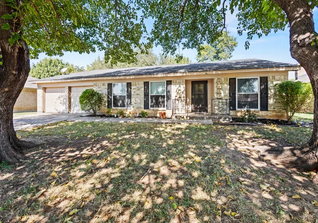 Photo 1 of Single family home for sale at 6533 Circleview Dr, North Richland Hills, TX 76180 | MLS# 21086659 | Listing updated on 2026-08-22
