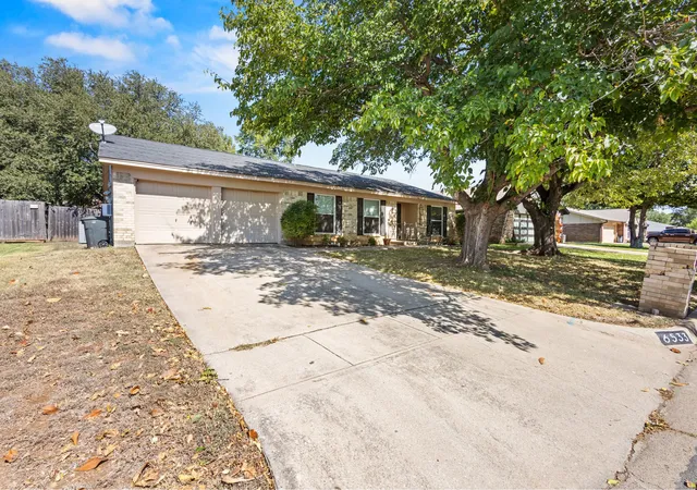 Photo 2 of Single family home for sale at 6533 Circleview Dr, North Richland Hills, TX 76180 | MLS# 21086659 | Listing updated on 2026-08-22