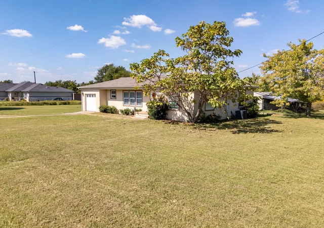Photo 3 of Single family home for sale at 429 E Ohio St, Van, TX 75790 | MLS# 21086711 | Listing updated on 2026-10-05