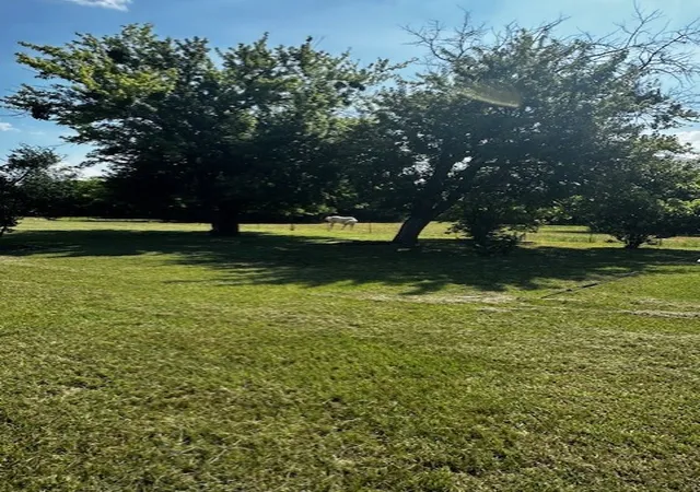 Photo 2 of Single family home for sale at 6294 Dugan Chapel Rd, Bells, TX 75414 | MLS# 21086066 | Listing updated on 2026-10-06