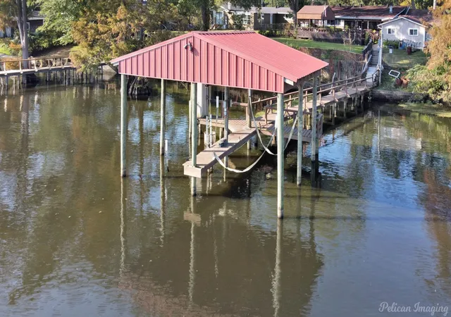 Photo 3 of Single family home for sale at 7206 S Lakeshore Dr, Shreveport, LA 71119 | MLS# 21085887 | Listing updated on 2026-10-04