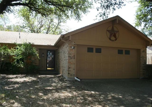 Photo 3 of Sale Pending at 2205 Towne North Dr, Cleburne, TX 76033 | MLS# 21087730 | Listing updated on 2026-08-22
