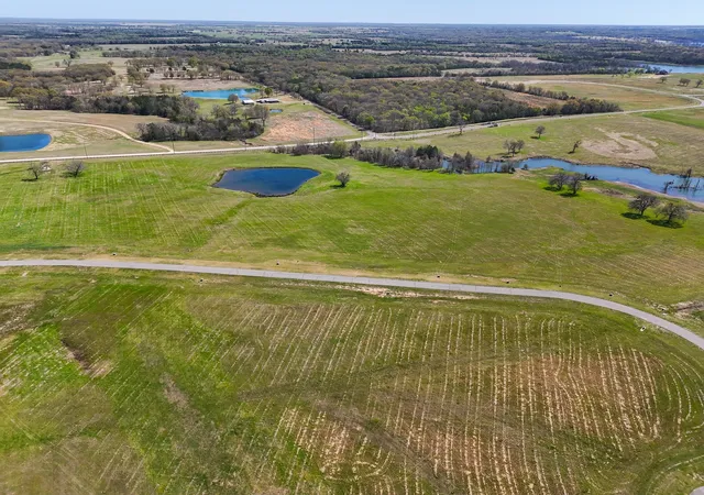 Homes for sale in Honey Grove, TX | 305 Sailview Ct, Honey Grove, TX 75446 | MLS# 21086387
