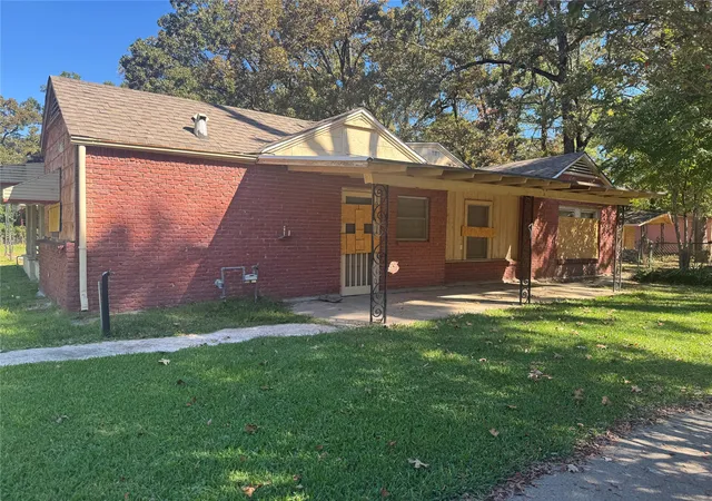 Photo 3 of Single family home for sale at 7045 Elsie St, Shreveport, LA 71108 | MLS# 21088286 | Listing updated on 2026-07-28