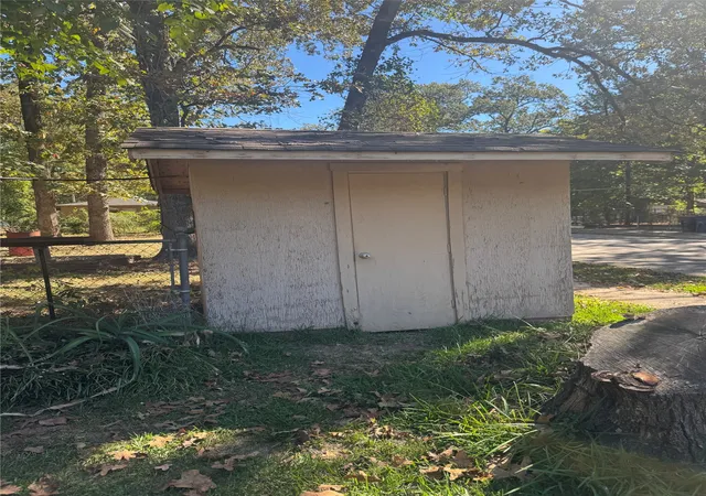 Photo 3 of Single family home for sale at 7045 Elsie St, Shreveport, LA 71108 | MLS# 21088286 | Listing updated on 2026-07-28