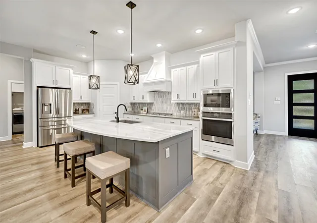 Photo 2 of Single family home for sale at 4825 Beaver Creek Dr, Arlington, TX 76005 | MLS# 21084488 | Listing updated on 2026-09-28