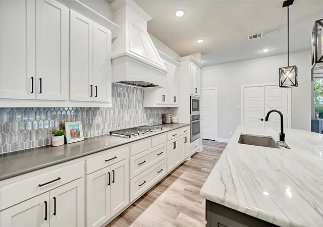 Photo 3 of Single family home for sale at 4825 Beaver Creek Dr, Arlington, TX 76005 | MLS# 21084488 | Listing updated on 2026-09-28
