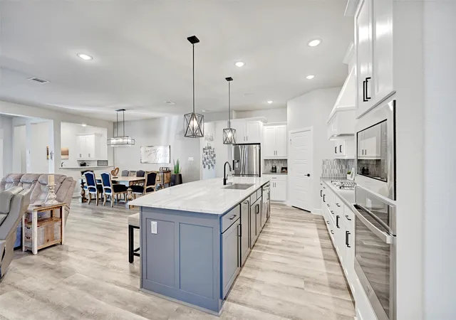 Photo 3 of Single family home for sale at 4825 Beaver Creek Dr, Arlington, TX 76005 | MLS# 21084488 | Listing updated on 2026-09-28