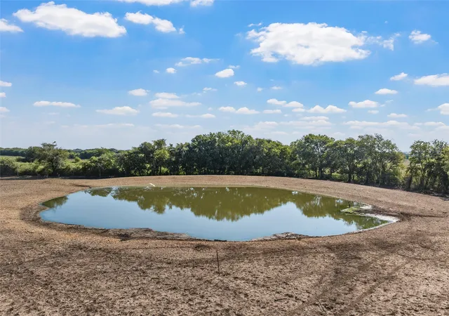 Homes for sale in Mc Gregor, TX | 5112 Old Caufield Ranch Rd, Mc Gregor, TX 76657 | MLS# 21024609