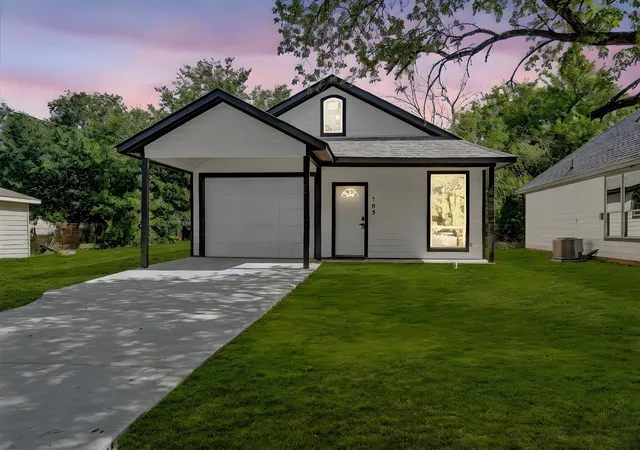 Homes for sale in Denison, TX | 705 E Hanna St, Denison, TX 75021 | MLS# 21089344