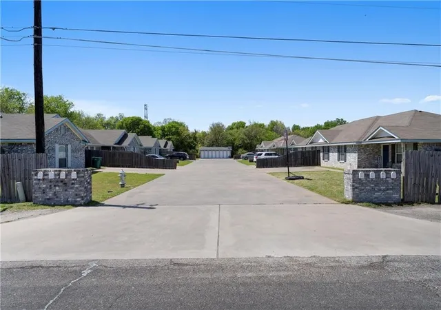 Multi family home for sale at 860 N Lacy Dr #1-2, Lacy Lakeview, TX 76705 | MLS# 21086191