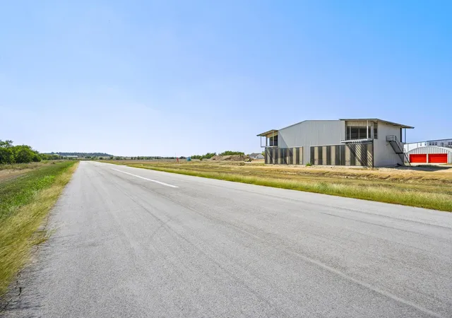 2nd image of 15850 Salado Airport Rd, Salado, TX 76571