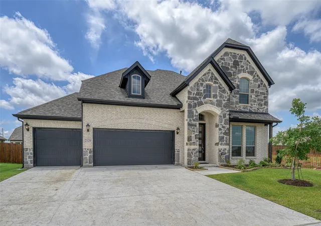 Photo 3 of Sale Pending at 2129 Stone River Blvd, Royse City, TX 75789 | MLS# 21090502 | Listing updated on 2026-08-30