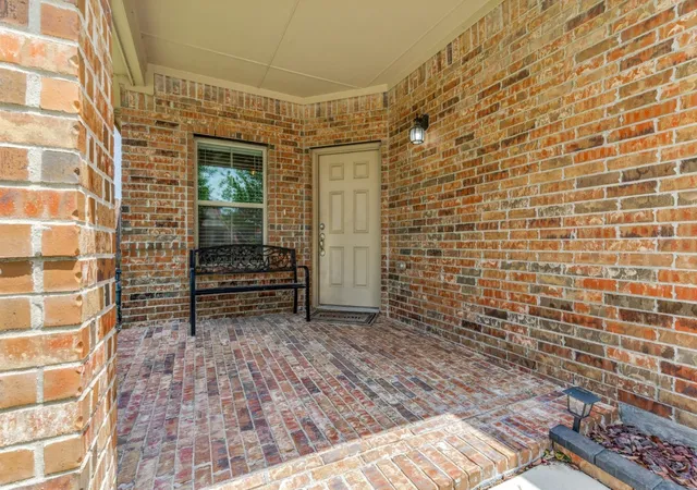 3rd image of 461 Creek Terrace Dr, Fort Worth, TX 76131 | MLS# 21090610