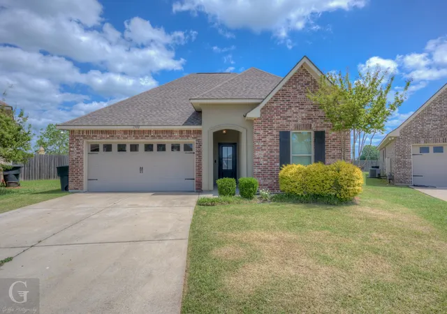 1st image of 1900 Valdemar Pl, Bossier City, LA 71112 | MLS# 21091091