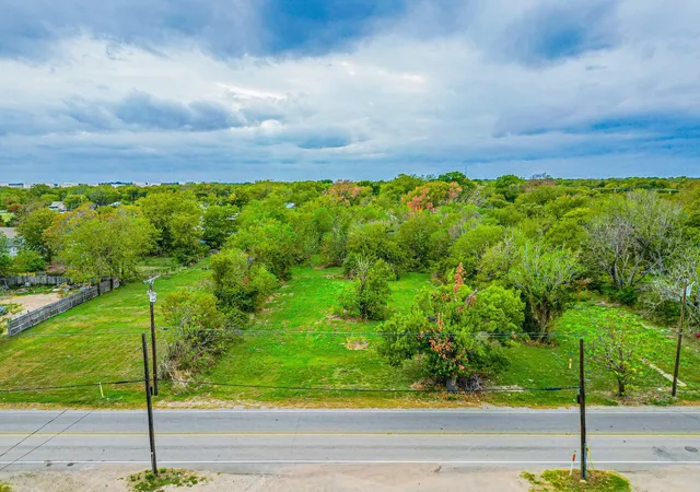 Photo 2 of Land for sale at 840 S 15th St, Corsicana, TX 75110 | MLS# 21086724 | Listing updated on 2026-08-22
