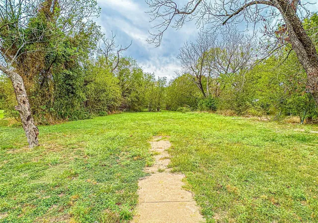 Photo 2 of Land for sale at 840 S 15Th St, Corsicana, TX 75110 | MLS# 21086724 | Listing updated on 2026-08-22