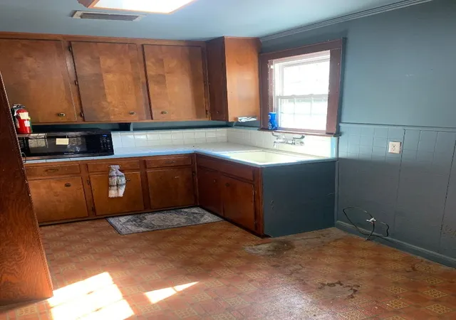 Photo 3 of Single family home for sale at 5205 Sussex Ave, Shreveport, LA 71108 | MLS# 21091282 | Listing updated on 2026-08-18