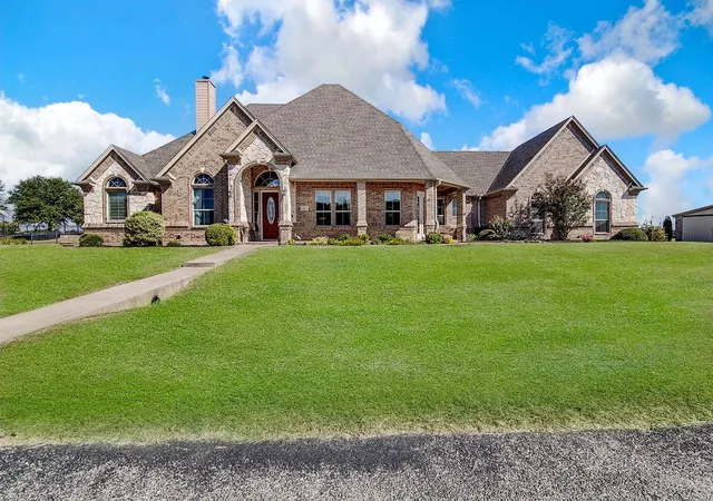 Homes for sale in Cresson, TX | 117 Citation Dr, Cresson, TX 76035 | MLS# 21091389