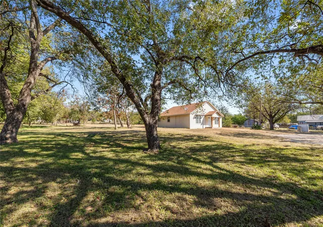 Homes for sale in Comanche, TX | 505 E Walcott Ave, Comanche, TX 76442 | MLS# 21091923