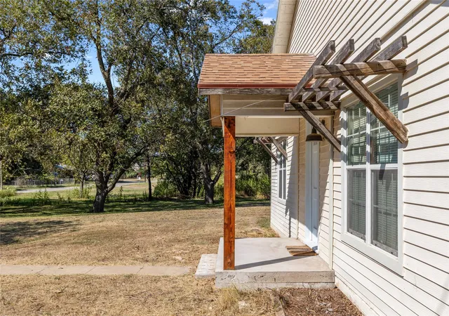 Homes for sale in Comanche, TX | 505 E Walcott Ave, Comanche, TX 76442 | MLS# 21091923