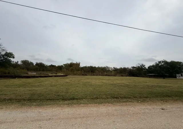 Photo 1 of Sale Pending at 368 S Chambers Ave, Corsicana, TX 75110 | MLS# 21092111 | Listing updated on 2026-07-31