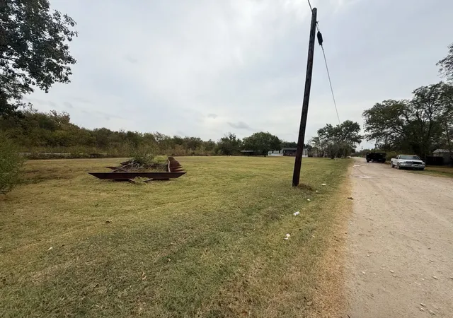 Photo 2 of Sale Pending at 368 S Chambers Ave, Corsicana, TX 75110 | MLS# 21092111 | Listing updated on 2026-07-31