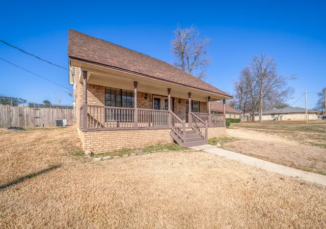 Photo 2 of Sale Pending at 2801 Northridge Dr, Longview, TX 75605 | MLS# 21089664 | Listing updated on 2026-09-22