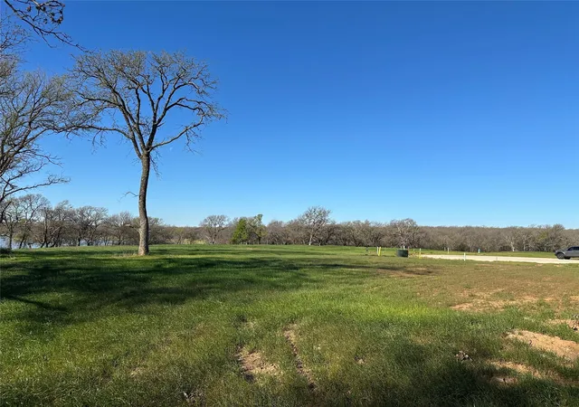 Homes for sale in Lakewood Village, TX | 2152 Lakeside Dr, Lakewood Village, TX 75068 | MLS# 21092685